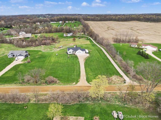 703 140th Avenue, Wayland, MI 49348