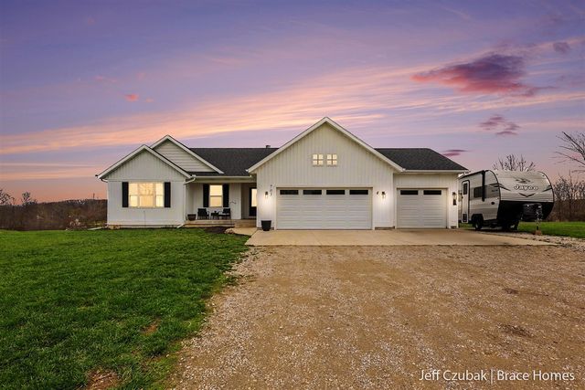 703 140th Avenue, Wayland, MI 49348