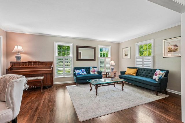 9945 N Valley Hill DRIVE, Mequon, WI 53092
