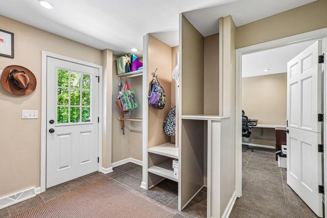 9945 N Valley Hill DRIVE, Mequon, WI 53092