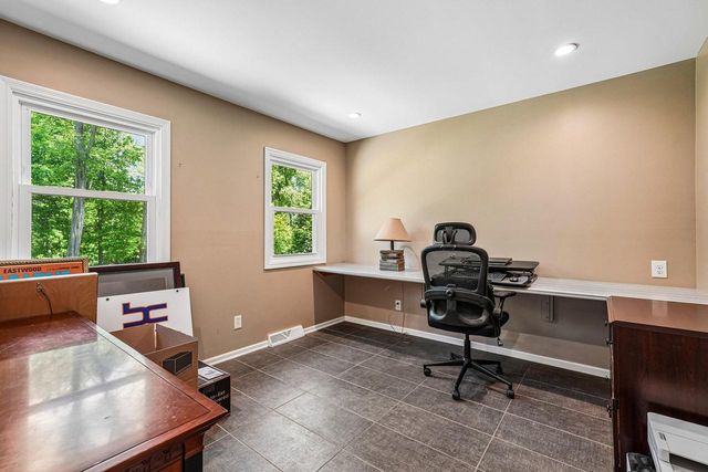 9945 N Valley Hill DRIVE, Mequon, WI 53092