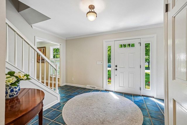 9945 N Valley Hill DRIVE, Mequon, WI 53092