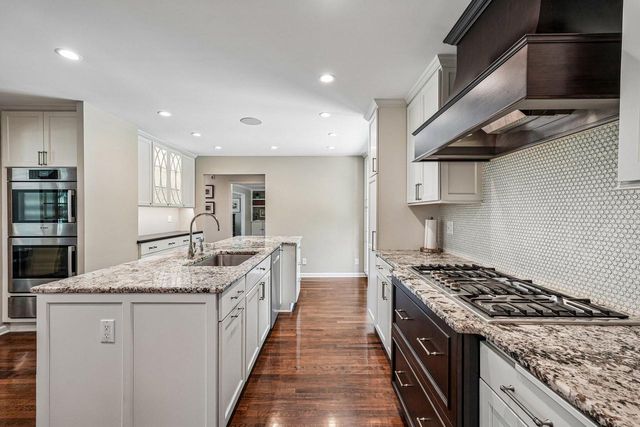 9945 N Valley Hill DRIVE, Mequon, WI 53092
