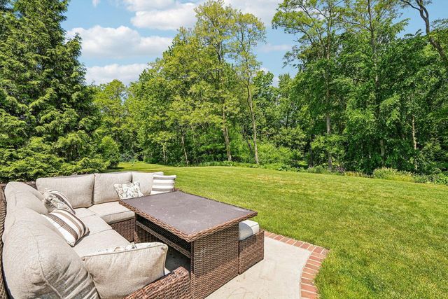 9945 N Valley Hill DRIVE, Mequon, WI 53092