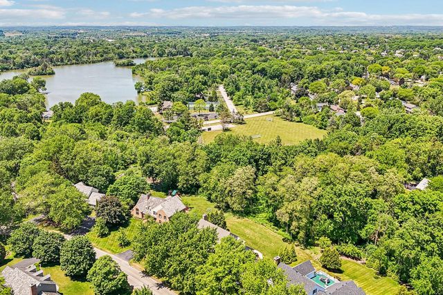 9945 N Valley Hill DRIVE, Mequon, WI 53092