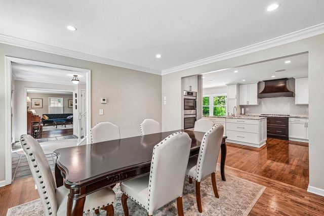9945 N Valley Hill DRIVE, Mequon, WI 53092
