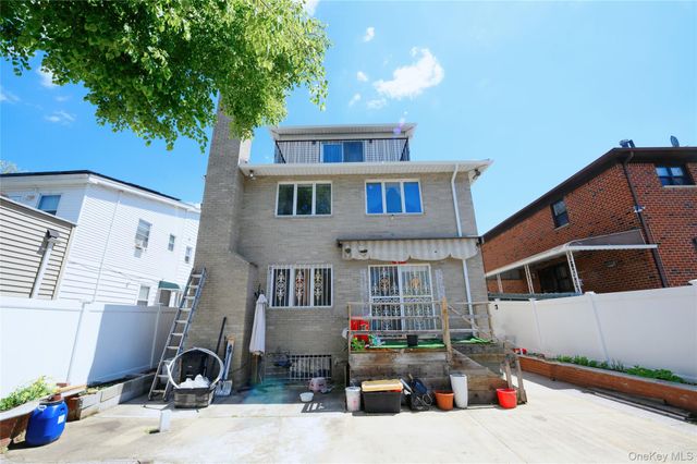 7130 165th Street, Fresh Meadows, NY 11365