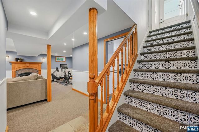 2 Hillview Place, Ramsey, NJ 07446