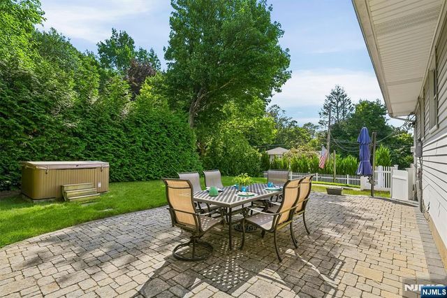 2 Hillview Place, Ramsey, NJ 07446