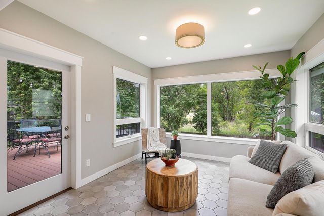 193 Ridgeview Drive, Wayzata, MN 55391