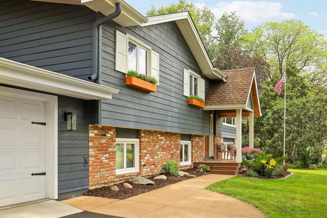 193 Ridgeview Drive, Wayzata, MN 55391