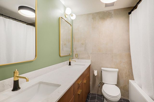193 Ridgeview Drive, Wayzata, MN 55391