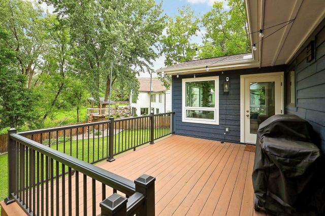 193 Ridgeview Drive, Wayzata, MN 55391