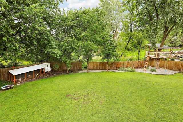 193 Ridgeview Drive, Wayzata, MN 55391