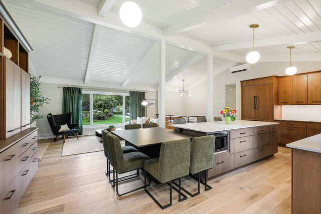 193 Ridgeview Drive, Wayzata, MN 55391