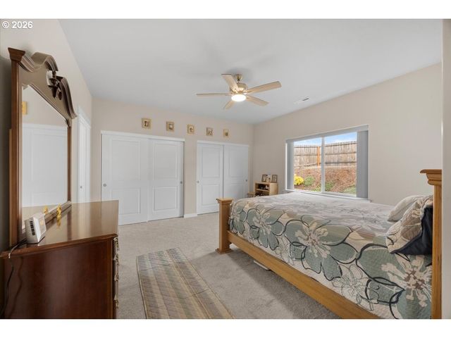 816 PEBBLE CREEK St, Sutherlin, OR 97479