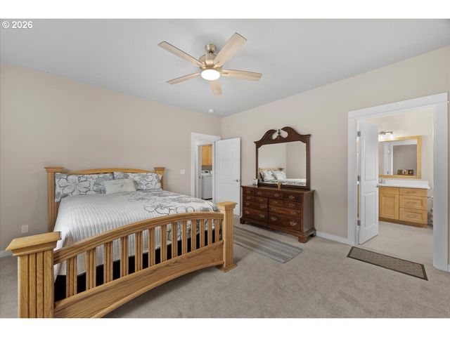 816 PEBBLE CREEK St, Sutherlin, OR 97479