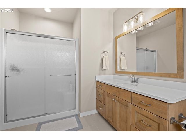 816 PEBBLE CREEK St, Sutherlin, OR 97479