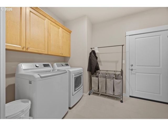 816 PEBBLE CREEK St, Sutherlin, OR 97479