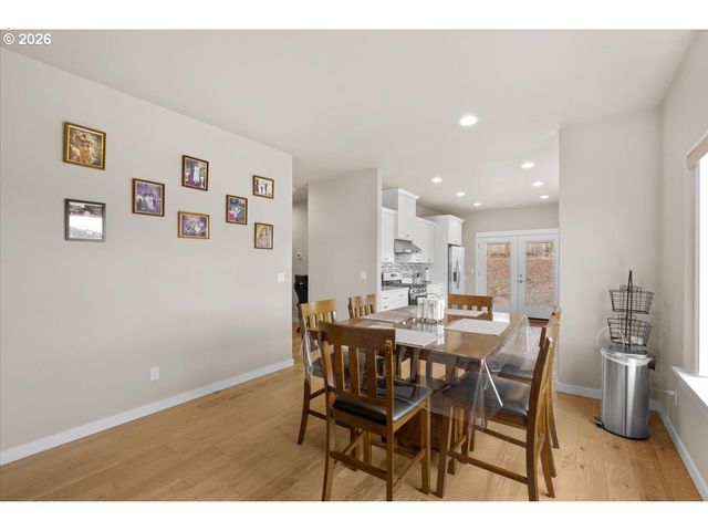 816 PEBBLE CREEK St, Sutherlin, OR 97479