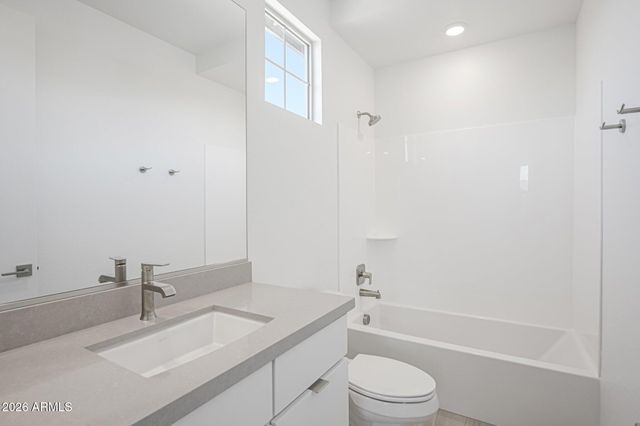 7950 W LOMA Lane, Peoria, AZ 85345
