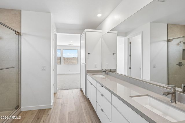 7950 W LOMA Lane, Peoria, AZ 85345