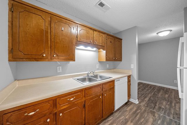 1237 Parkway Pl Apt H, Clarksville, TN 37042