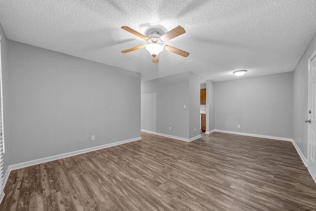 1237 Parkway Pl Apt H, Clarksville, TN 37042
