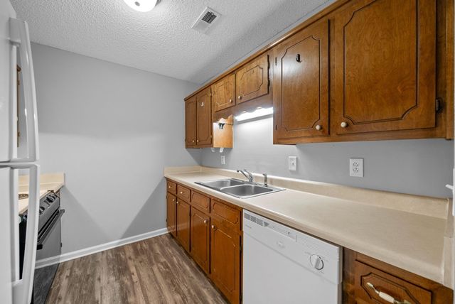 1237 Parkway Pl Apt H, Clarksville, TN 37042
