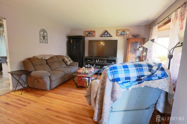 228 Curtin Avenue, Burlington County, NJ 08015