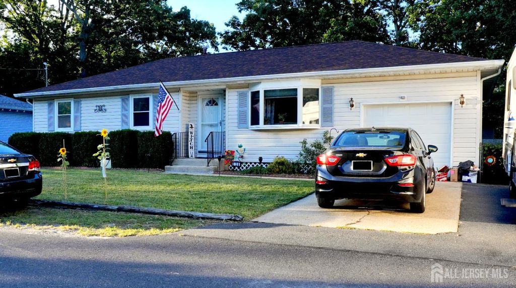 228 Curtin Avenue, Burlington County, NJ 08015