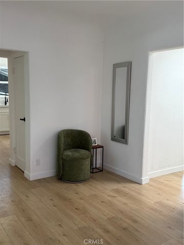 9151 La Salle, Los Angeles, CA 90047