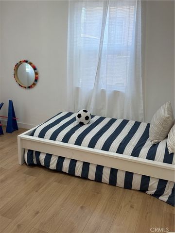 9151 La Salle, Los Angeles, CA 90047