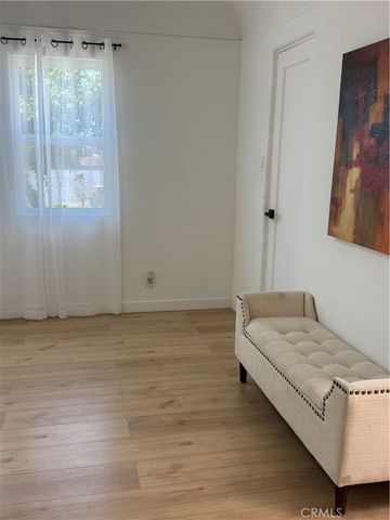 9151 La Salle, Los Angeles, CA 90047