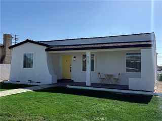 9151 La Salle, Los Angeles, CA 90047