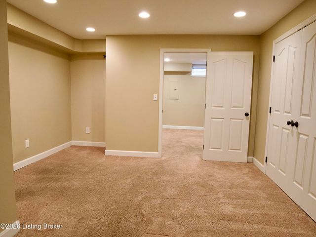 2709 Antone Pkwy, Louisville, KY 40220