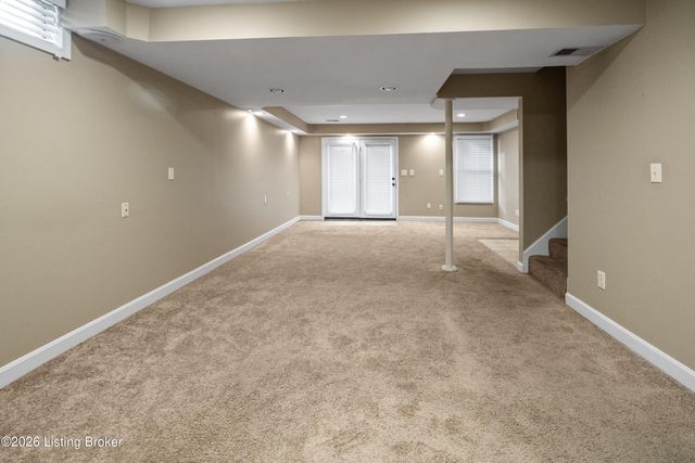 2709 Antone Pkwy, Louisville, KY 40220