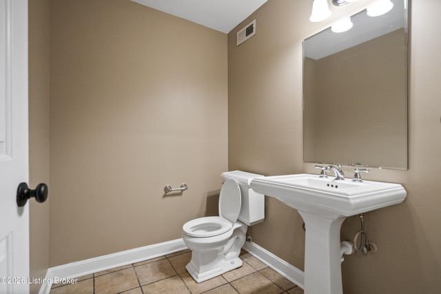 2709 Antone Pkwy, Louisville, KY 40220
