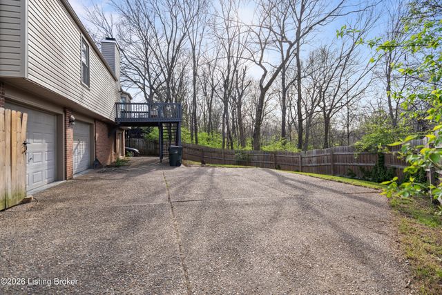 2709 Antone Pkwy, Louisville, KY 40220