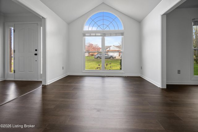 2709 Antone Pkwy, Louisville, KY 40220