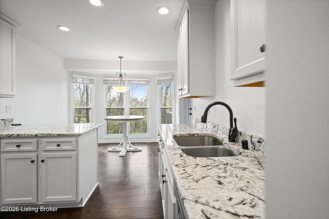 2709 Antone Pkwy, Louisville, KY 40220