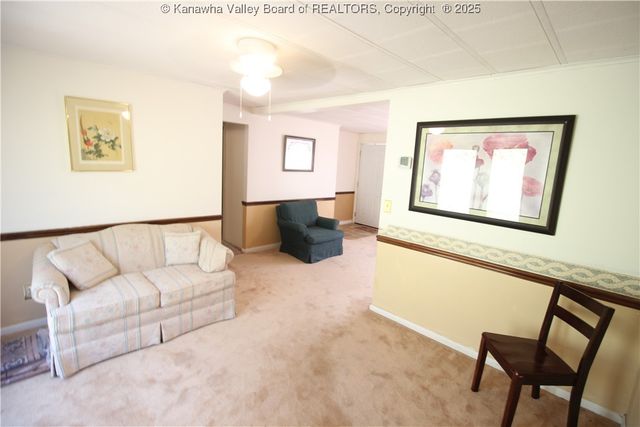 647 Railroad Avenue, Elkview, WV 25071