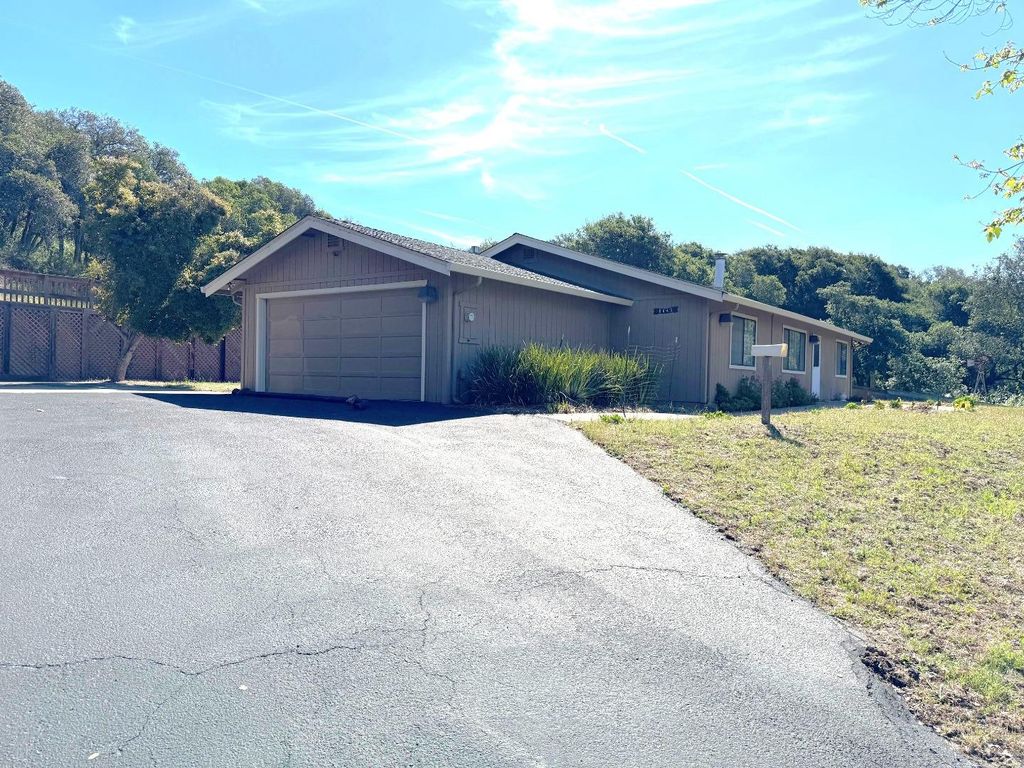 6443 Tustin Road, Salinas, CA 93907
