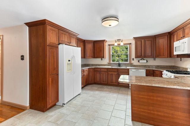 1 Wing Avenue Extension, Freetown, MA 02702