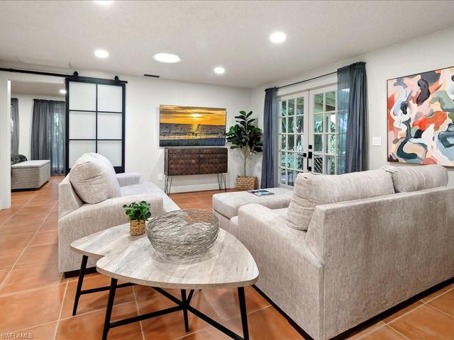 1046 Sperling AVE, Naples, FL 34103