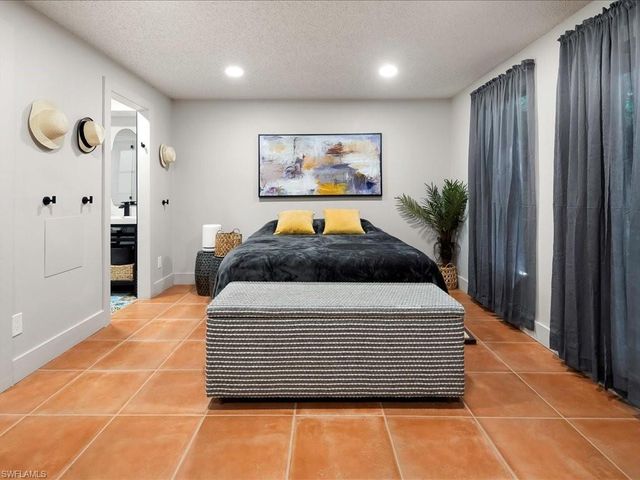 1046 Sperling AVE, Naples, FL 34103