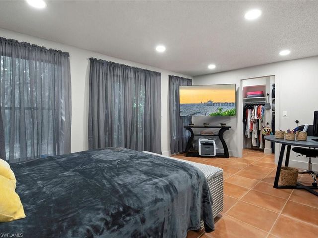 1046 Sperling AVE, Naples, FL 34103