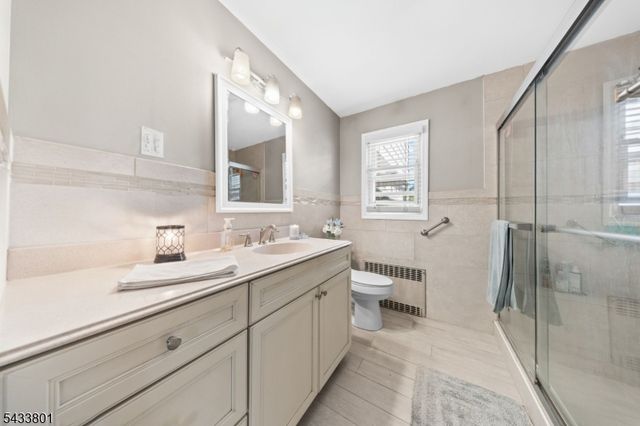 23 Homcy Pl, Clifton City, NJ 07011