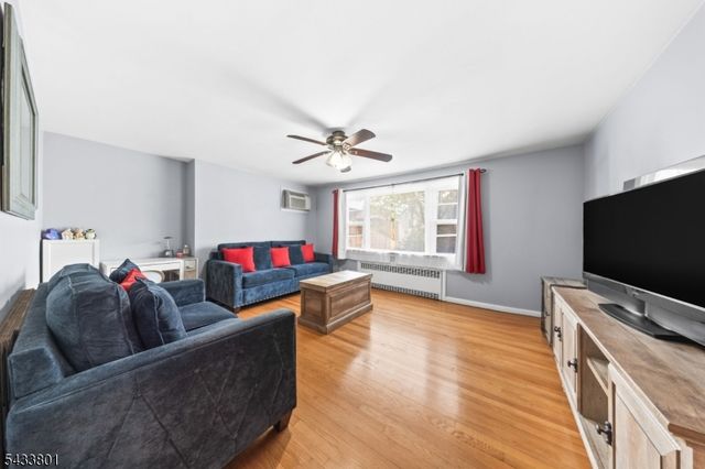 23 Homcy Pl, Clifton City, NJ 07011