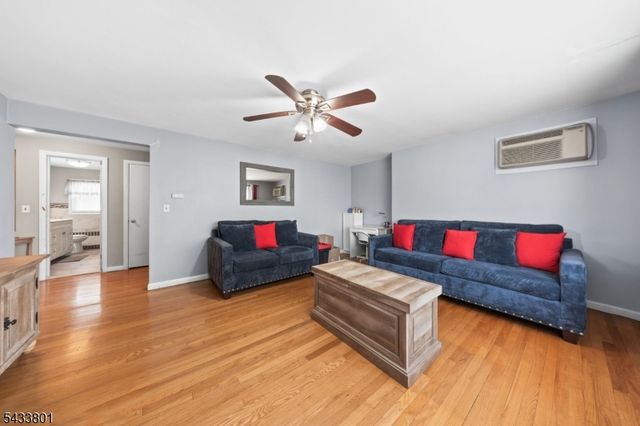 23 Homcy Pl, Clifton City, NJ 07011